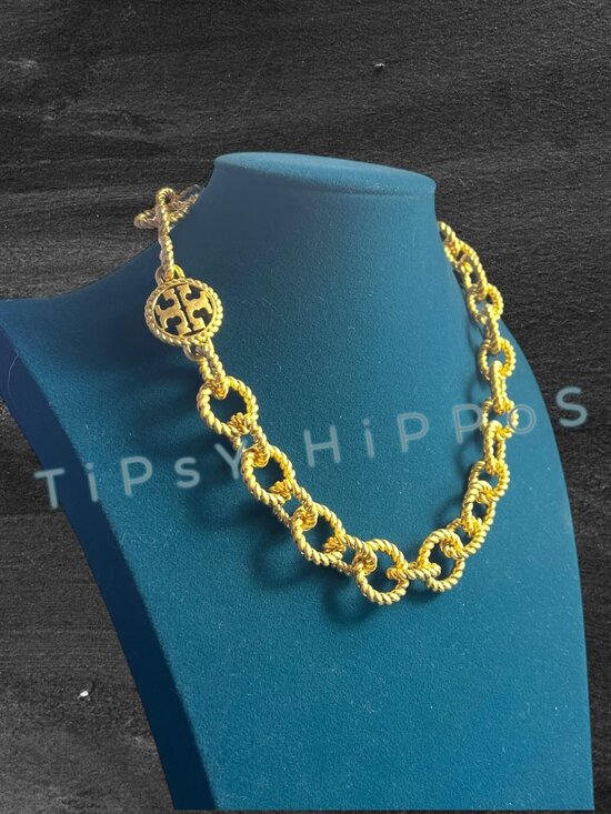 TORY BURCH Gold-Tone Chunky Rope Chain Link Necklace With Toggle Clasp - Picture 7 of 8